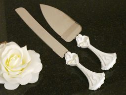 Bride and Groom with Calla Lily Bouquet Cake and Knife Set