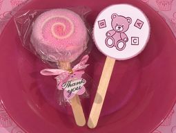 Lollipop towel favor pink teddy bear design