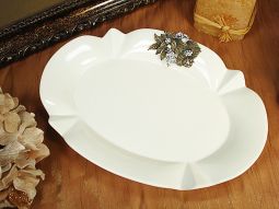 White Porcelain Oval Platter with Deluxe Metal Grape