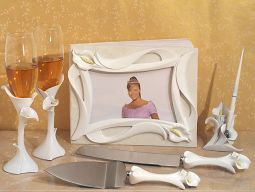 Dazzling Calla Lily 7 pc accessory set