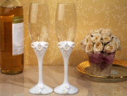 Classic Calla Lily Toasting Flutes