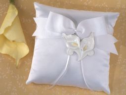 Classic Calla Lily Ring Pillow