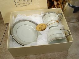 2 Cup 2 Saucer In Square Box Modern