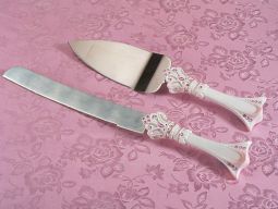 Princess collection cake and knife server